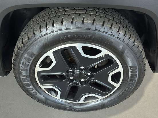 JEEP-RENEGADE-2.0 16V TURBO DIESEL TRAILHAWK 4P 4X4 AUTOMÁTICO JEEP-RENEGADE-2017