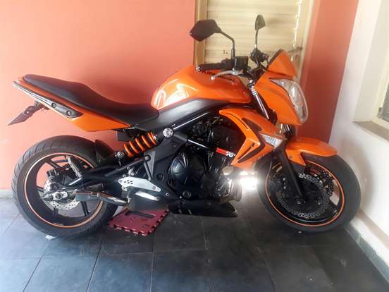 KAWASAKI-ER-6N-2010