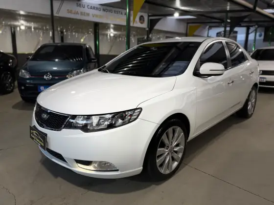 KIA CERATO 1.6 SX3 16V GASOLINA 4P AUTOMÁTICO KIA CERATO 1.6 SX3 16V GASOLINA 4P AUTOMÁTICO