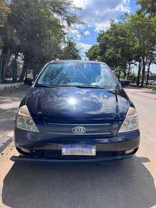 KIA-CARNIVAL-2010