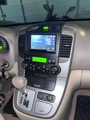 KIA-CARNIVAL-2010