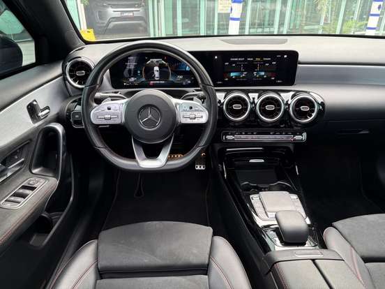 MERCEDES-BENZ-A 35 AMG-2020