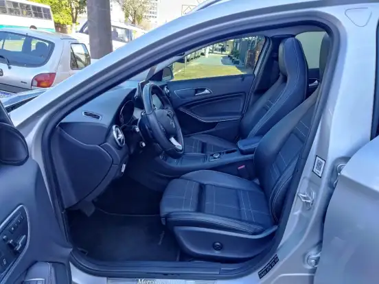 MERCEDES-BENZ-GLA 200-2016