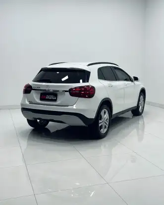 MERCEDES-BENZ-GLA 200-2019