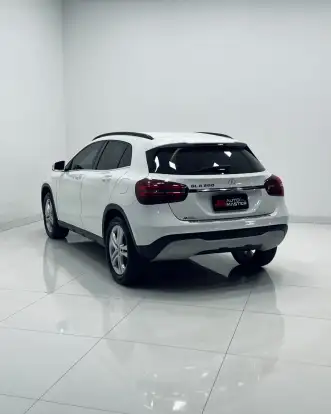 MERCEDES-BENZ-GLA 200-2019