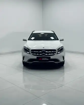 MERCEDES-BENZ-GLA 200-2019