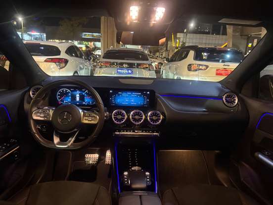 MERCEDES-BENZ-GLA 200-2023
