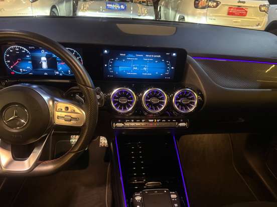 MERCEDES-BENZ-GLA 200-2023
