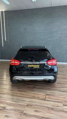 MERCEDES-BENZ-GLA 200-2015