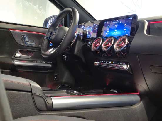 MERCEDES-BENZ-GLA 35 AMG-2024