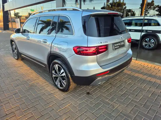 MERCEDES-BENZ-GLB 220-2.0 MHEV PROGRESSIVE 4MATIC 8G-DCT MERCEDES-BENZ-GLB 220-2025