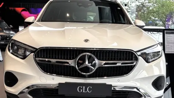 MERCEDES-BENZ GLC 300 2.0 MHEV AMG LINE 4MATIC 9G-TRONIC MERCEDES-BENZ GLC 300 2.0 MHEV AMG LINE 4MATIC 9G-TRONIC