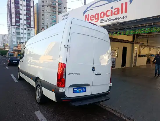 MERCEDES-BENZ-SPRINTER-2023