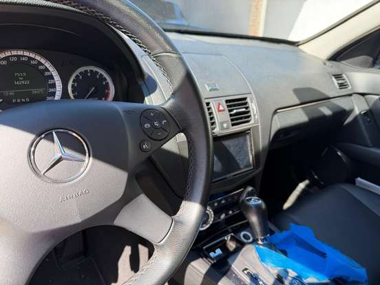 MERCEDES-BENZ-C 180-2010