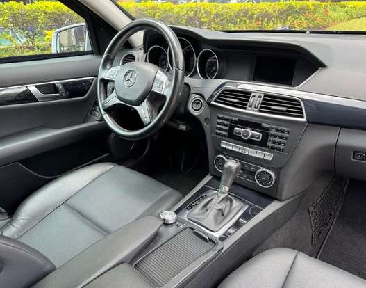 MERCEDES-BENZ-C 180-2011
