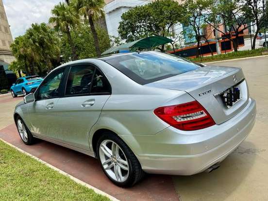 MERCEDES-BENZ-C 180-1.8 CGI CLASSIC 16V TURBO GASOLINA 4P AUTOMÁTICO MERCEDES-BENZ-C 180-2011