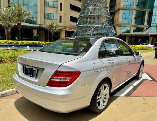 MERCEDES-BENZ-C 180-2011