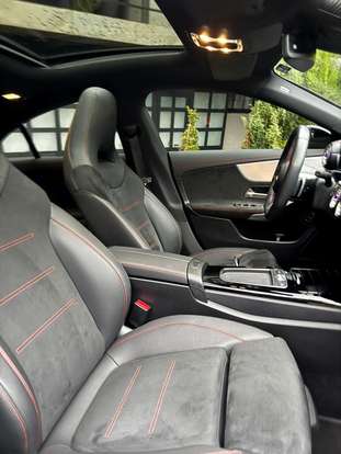 MERCEDES-BENZ-CLA 200-2024