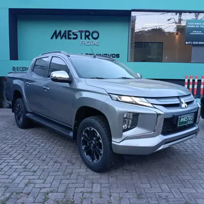 MITSUBISHI L200 TRITON 2.4 16V TURBO DIESEL SPORT HPE CD 4P 4X4 AUTOMÁTICO MITSUBISHI L200 TRITON 2.4 16V TURBO DIESEL SPORT HPE CD 4P 4X4 AUTOMÁTICO
