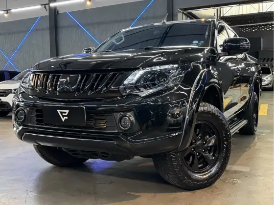 MITSUBISHI L200 TRITON 2.4 16V TURBO DIESEL SPORT HPE TOP CD 4P 4X4 AUTOMÁTICO MITSUBISHI L200 TRITON 2.4 16V TURBO DIESEL SPORT HPE TOP CD 4P 4X4 AUTOMÁTICO