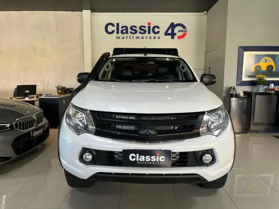 MITSUBISHI L200 TRITON 2.4 16V TURBO DIESEL SPORT HPE-S CD 4P 4X4 AUTOMÁTICO