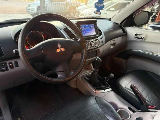 MITSUBISHI-L200 TRITON-3.2 GLS 4X4 CD 16V TURBO INTERCOLER DIESEL 4P MANUAL MITSUBISHI-L200 TRITON-2013