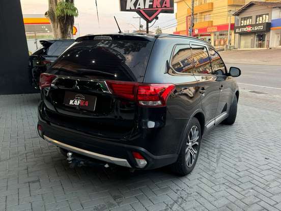 MITSUBISHI-OUTLANDER-2.0 16V GASOLINA 4P AUTOMÁTICO MITSUBISHI-OUTLANDER-2016