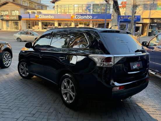 MITSUBISHI-OUTLANDER-2.0 16V GASOLINA 4P AUTOMÁTICO MITSUBISHI-OUTLANDER-2014