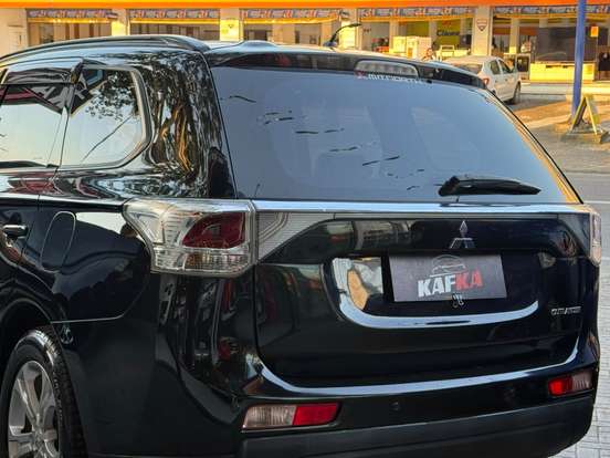 MITSUBISHI-OUTLANDER-2014