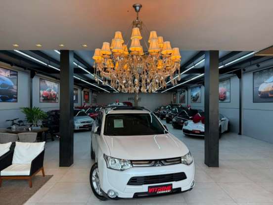 MITSUBISHI-OUTLANDER-2.0 16V GASOLINA 4P AUTOMÁTICO MITSUBISHI-OUTLANDER-2014