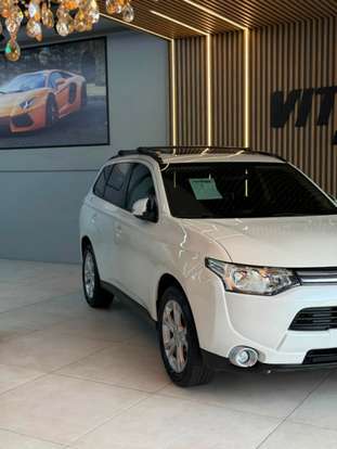 MITSUBISHI-OUTLANDER-2.0 16V GASOLINA 4P AUTOMÁTICO MITSUBISHI-OUTLANDER-2014