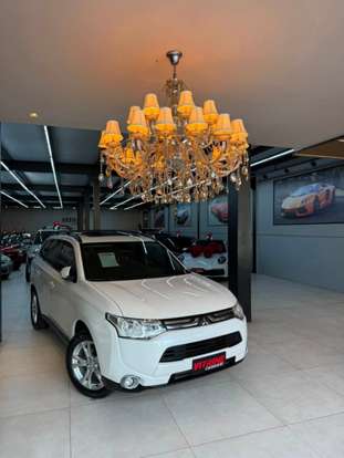 MITSUBISHI-OUTLANDER-2.0 16V GASOLINA 4P AUTOMÁTICO MITSUBISHI-OUTLANDER-2014