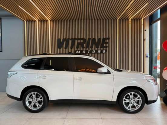 MITSUBISHI-OUTLANDER-2.0 16V GASOLINA 4P AUTOMÁTICO MITSUBISHI-OUTLANDER-2014