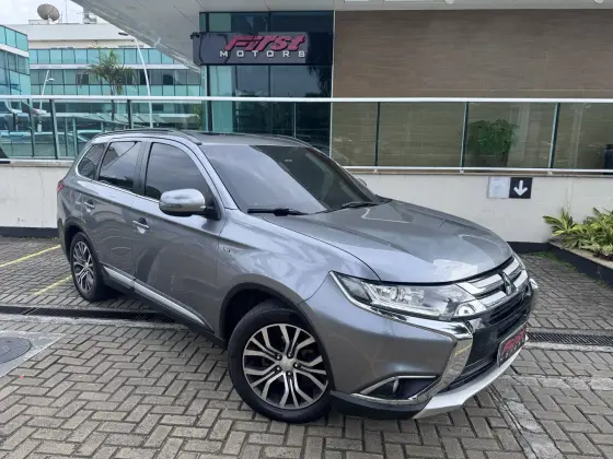 MITSUBISHI OUTLANDER 3.0 GT 4X4 V6 24V GASOLINA 4P AUTOMÁTICO MITSUBISHI OUTLANDER 3.0 GT 4X4 V6 24V GASOLINA 4P AUTOMÁTICO