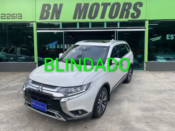 MITSUBISHI OUTLANDER 3.0 MIVEC V6 GASOLINA HPE-S AWD AUTOMÁTICO MITSUBISHI OUTLANDER 3.0 MIVEC V6 GASOLINA HPE-S AWD AUTOMÁTICO
