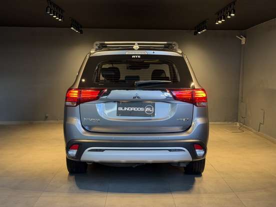 MITSUBISHI-OUTLANDER-3.0 MIVEC V6 GASOLINA HPE-S AWD AUTOMÁTICO MITSUBISHI-OUTLANDER-2020
