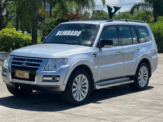 MITSUBISHI PAJERO 3.2 HPE 4X4 7 LUGARES 16V TURBO INTERCOOLER DIESEL 4P AUTOMÁTICO MITSUBISHI PAJERO 3.2 HPE 4X4 7 LUGARES 16V TURBO INTERCOOLER DIESEL 4P AUTOMÁTICO