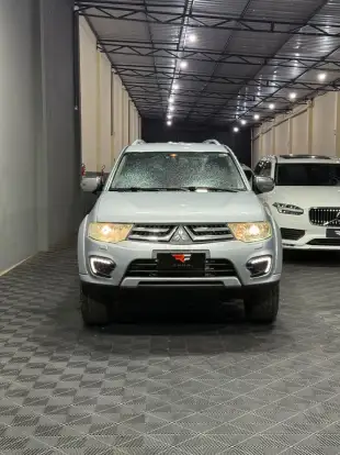 MITSUBISHI-PAJERO-3.5 HPE 4X4 7 LUGARES V6 24V FLEX 4P AUTOMÁTICO MITSUBISHI-PAJERO-2016