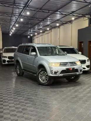 MITSUBISHI-PAJERO-3.5 HPE 4X4 7 LUGARES V6 24V FLEX 4P AUTOMÁTICO MITSUBISHI-PAJERO-2016