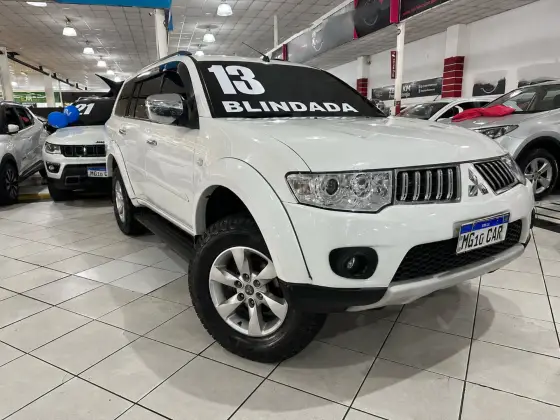 MITSUBISHI PAJERO DAKAR 3.5 HPE 7 LUGARES 4X4 V6 24V FLEX 4P AUTOMÁTICO MITSUBISHI PAJERO DAKAR 3.5 HPE 7 LUGARES 4X4 V6 24V FLEX 4P AUTOMÁTICO