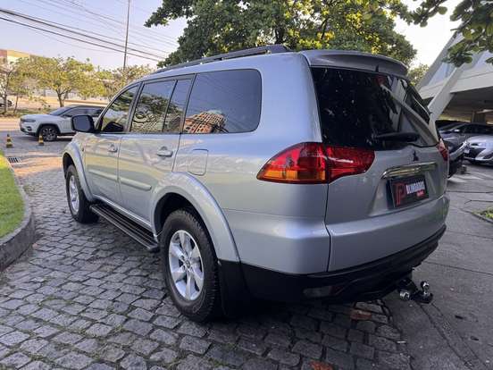 MITSUBISHI-PAJERO DAKAR-3.2 HPE 4X4 7 LUGARES 16V TURBO INTERCOOLER DIESEL 4P AUTOMÁTICO MITSUBISHI-PAJERO DAKAR-2011