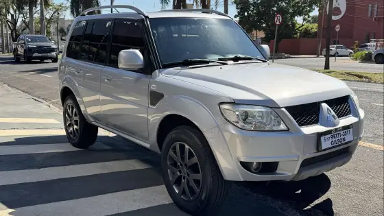 MITSUBISHI PAJERO TR4 2.0 4X2 16V 140CV FLEX 4P AUTOMÁTICO MITSUBISHI PAJERO TR4 2.0 4X2 16V 140CV FLEX 4P AUTOMÁTICO