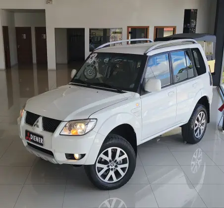 MITSUBISHI PAJERO TR4 2.0 4X4 16V 140CV FLEX 4P AUTOMÁTICO MITSUBISHI PAJERO TR4 2.0 4X4 16V 140CV FLEX 4P AUTOMÁTICO