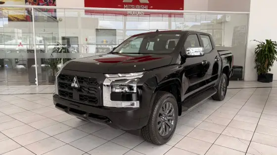 MITSUBISHI TRITON 2.4 BITURBO DIESEL CD HPE-S 4X4 AUTOMÁTICO MITSUBISHI TRITON 2.4 BITURBO DIESEL CD HPE-S 4X4 AUTOMÁTICO