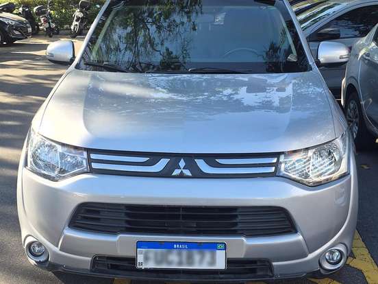 MITSUBISHI-OUTLANDER-2.0 16V GASOLINA 4P AUTOMÁTICO MITSUBISHI-OUTLANDER-2014