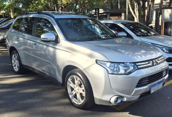 MITSUBISHI-OUTLANDER-2014