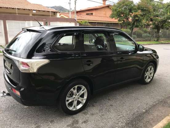 MITSUBISHI-OUTLANDER-2.0 16V GASOLINA 4P AUTOMÁTICO MITSUBISHI-OUTLANDER-2014
