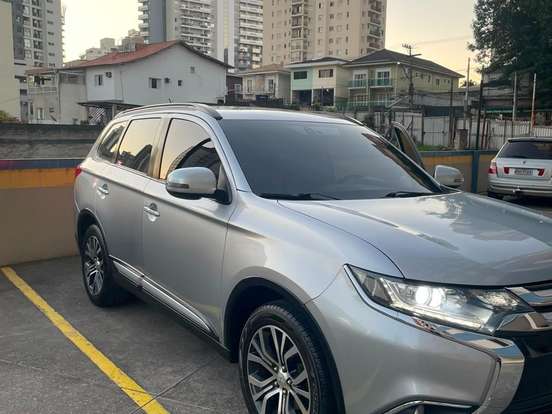 MITSUBISHI-OUTLANDER-2.0 16V GASOLINA 4P AUTOMÁTICO MITSUBISHI-OUTLANDER-2015