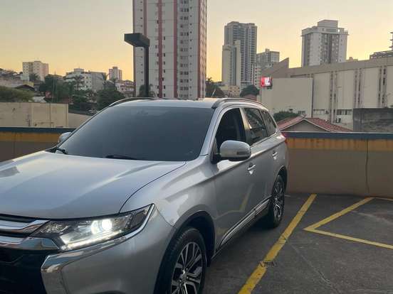 MITSUBISHI-OUTLANDER-2.0 16V GASOLINA 4P AUTOMÁTICO MITSUBISHI-OUTLANDER-2015