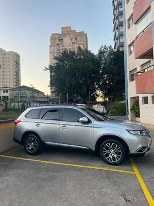 MITSUBISHI-OUTLANDER-2015